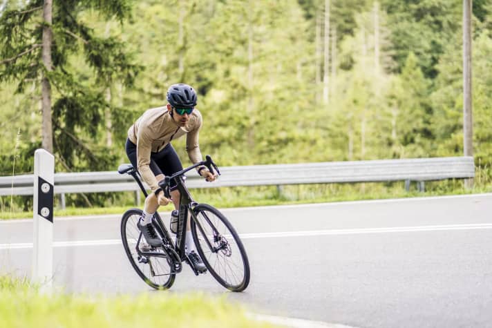 Das Canyon Endurace:Onfly CF 7 fährt sich wie ein ganz normales Straßenrad.