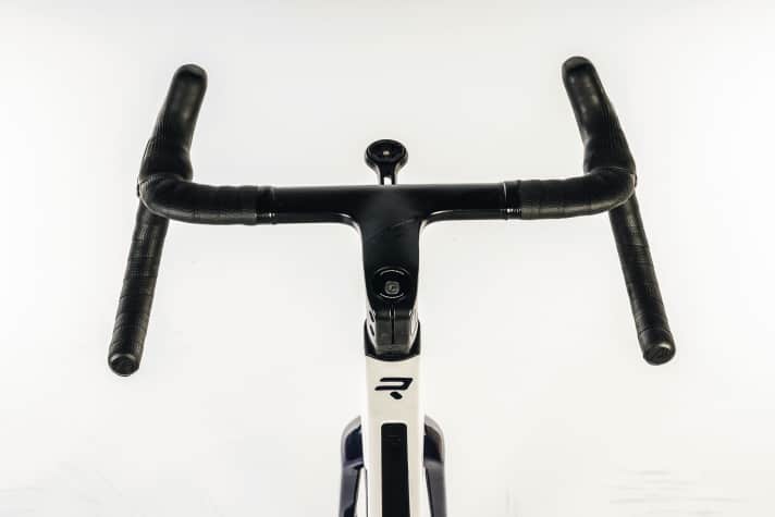 Ridley: Das einteilige Cockpit mit ausgestellten Lenker­enden vermittelt ein sicheres Fahrgefühl