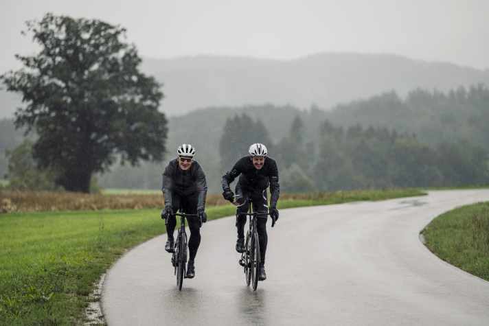 Die beiden Ex-Profis André Greipel und Marcus Burghardt auf der Strecke 
