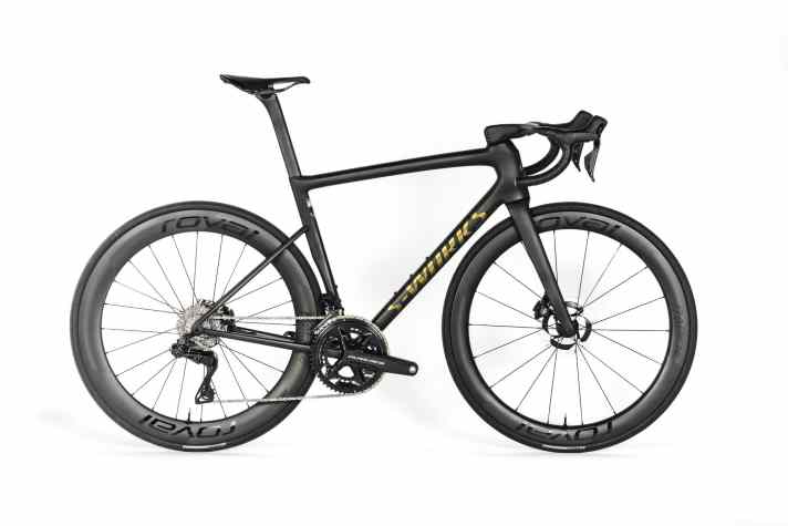 Das Specialized S-Works Tarmac SL 8 >> <a href="https://yubcbv.fahrrad-xxl.de/ts/i5533923/tsc?typ=r&amc=con.blbn.497955.507800.14129791&smc=BIKE&rmd=3&trg=https%3A%2F%2Fwww.fahrrad-xxl.de%2Fspecialized-tarmac-sl8-s-works-di2-m000091082" target="_blank" rel="noopener noreferrer nofollow">hier erhältlich</a>*