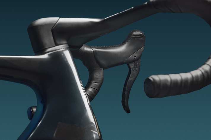 Reduziert: Der linke Hebel bedient bei der 1x13 nur noch die Bremse