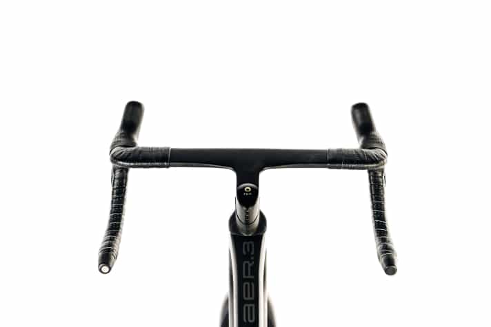 Der flache Oberlenker macht aerodynamisch schnell, in der Lenkerbiegung wird der Querschnitt oval