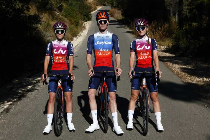 Das neue Trikot von Team Jayco-AlUla bzw. Liv AlUla Jayco