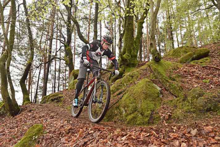   Udo Bölts wohnt und trainiert im Pfälzerwald und liebt die Trails auf schnell abtrocknenden und griffigen Sandböden.