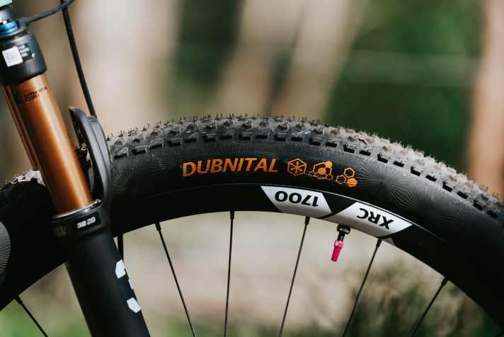 Das Anforderungsprofil der neuen Continental MTB-Reifen reicht von Geschwindigkeit bis Grip. Die neue Generation, zu der auch der Dubnital gehört, soll außerdem besonders haltbar sein.