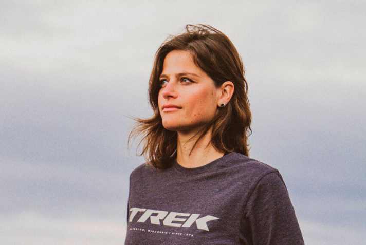 “Auf abwechslungsreichen Trails durch Nadelwälder surfen und über die tschechische Grenze in den Trail-Park Klinovec einfädeln. Besser geht nicht”, sagt Steffi Marth.