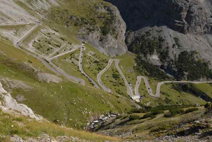 Die Abfahrt vom Stelvio nach Bormio hinunter.