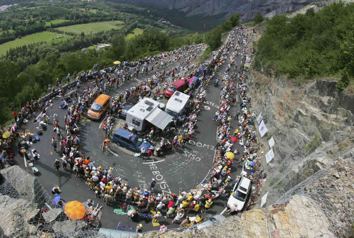 Premiere: Die Kehren nach L’Alpe d’Huez sind erstmals Bestandteil der Tour de France Femmes.