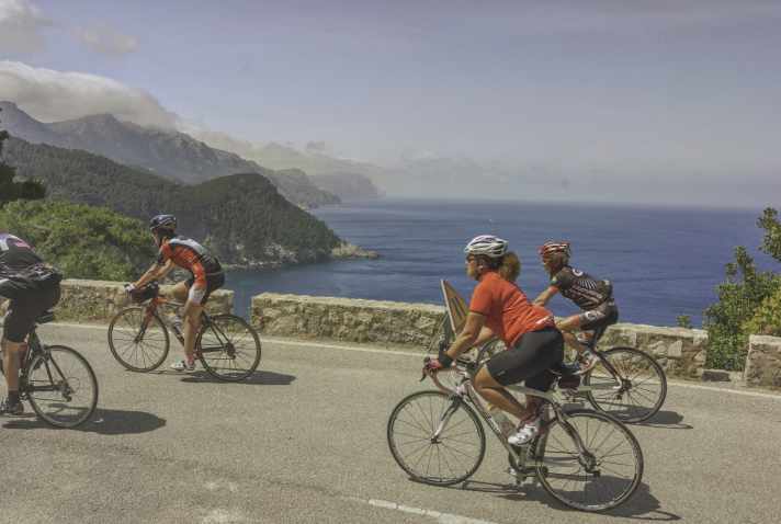 Beim einwöchigen Trainingscamp ist für alles gesorgt. Nach einer langen Trainingstour kommt es auch darauf an, runterzufahren und zu entspannen.