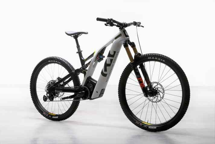 Design-Statement: Mit dem gedrehten Shimano-Motor und seinem zweigeteilten Hauptrahmen geht Husqvarna beim MC6 eigene Wege