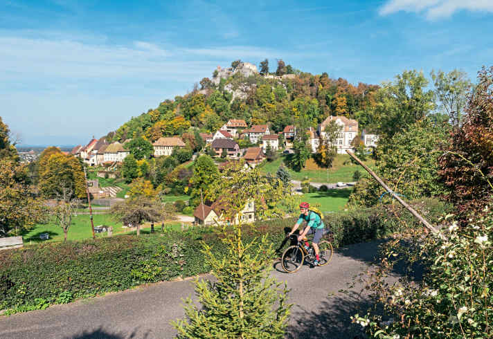 Die Burg Ferrette zählt zu den ältesten des Elsass. Von dort hat man einen herrlichen Panoramablick.