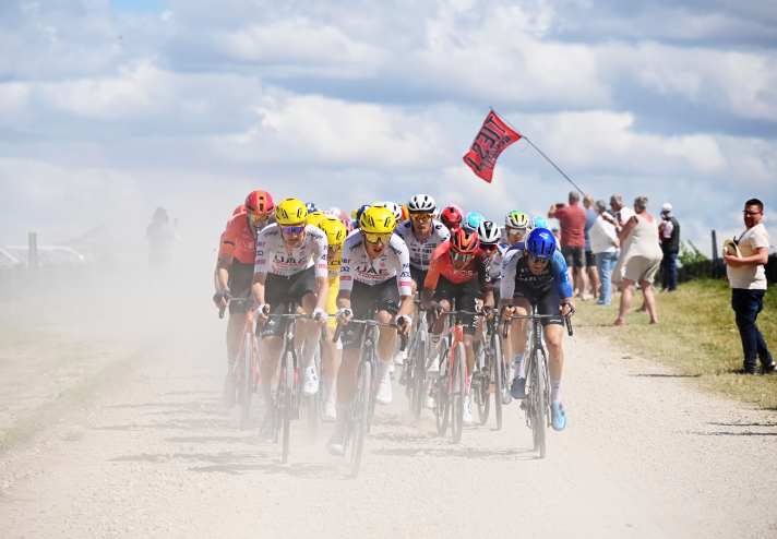 Die 9. Etappe der Tour de France verlief über 32 Kilometer über Schotter.