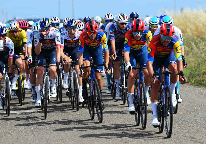Die Kluft im Peloton wächst, was auch an großen Sponsorenverträgen liegt