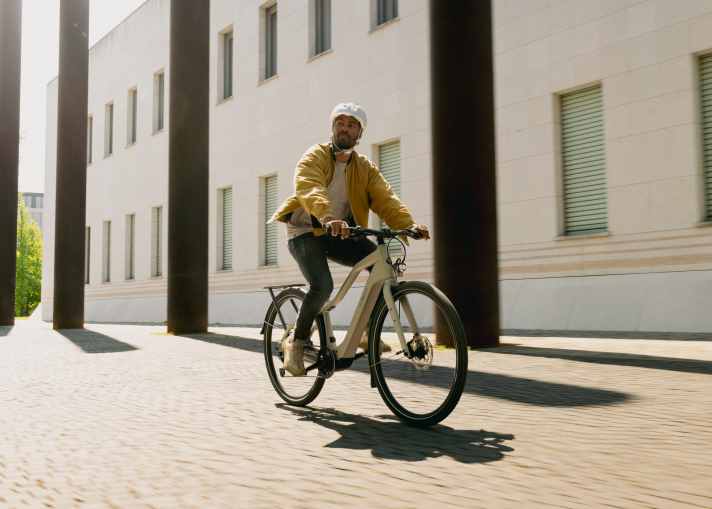 Ideal zum Pendeln in der Stadt, aber ebenso geeignet für Touren am Wochenende: das Velo De Ville Revo-C.