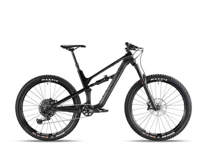   Das Canyon Spectral CF 8 hat bereits einen Carbon-Hauptrahmen, aber noch einen Alu-Hinterbau. Preis: 2999 Euro.