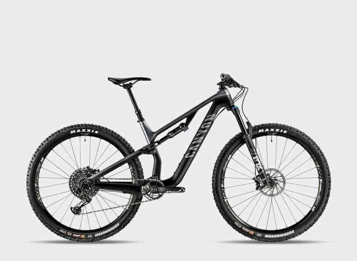   Der Einstieg in die Neuron-CF-Familie: Das Neuron CF 8.0 kostet 2700 Euro, soll 13,22 kg wiegen und kommt mit 1x12 GX Eagle, Fox 34 Rhythm-Gabel und Canyon-Variostütze.