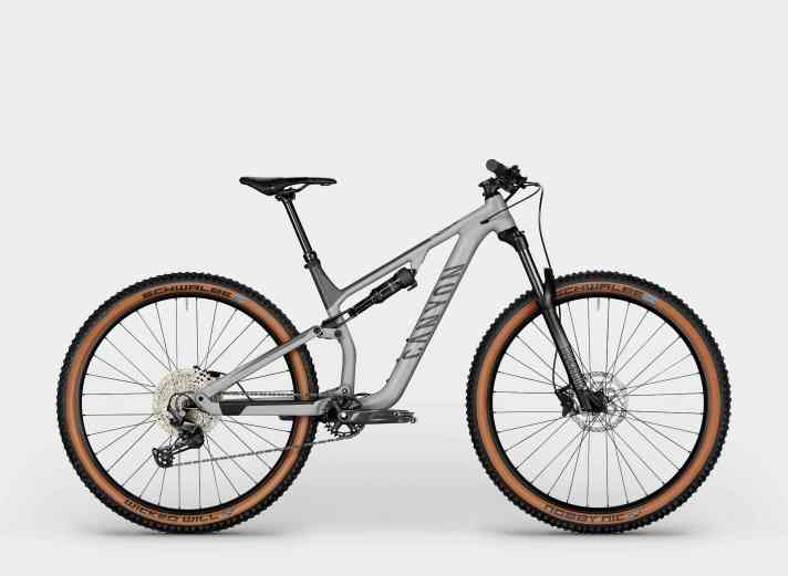   Ein solides Alu-Trailbike für weniger als 2000 Euro: Das Neuron 5 für 1899 Euro ist und bleibt das günstigste MTB-Fully von Canyon. 15,3 Kilo soll das Komplett-Bike wiegen.