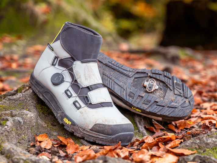 Fazit & Bewertung: Glaubt man dem Namen des 45Nrth Ragnarök, sollte der Schuh selbst für härtestes Wetter gemacht sein. So ganz können wir das leider nicht bestätigen