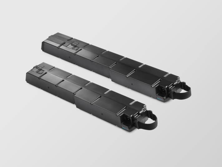 720 oder 900 Wattatunden? Ins Spectral:On passen beide Varianten ohne Adapter oder Umbau. Ausnahme: Rahmengröße S. Hier passt nur die kleinere Batterie. Gewicht: Knapp 3,9 bzw. knapp 4,8 Kilo.