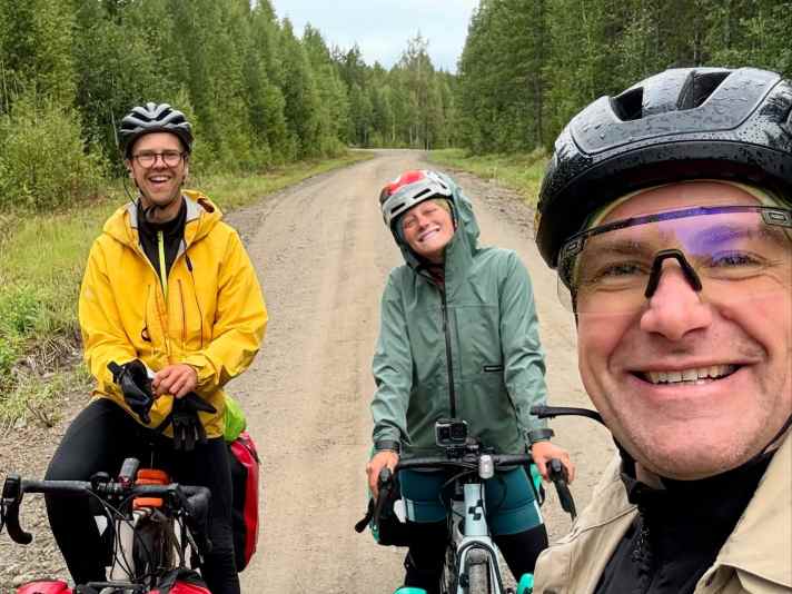 Auke und Madelon haben ihr Hab und Gut in Holland aufgegeben und erkunden die Welt nun auf Gravelbikes, solange das Geld reicht.