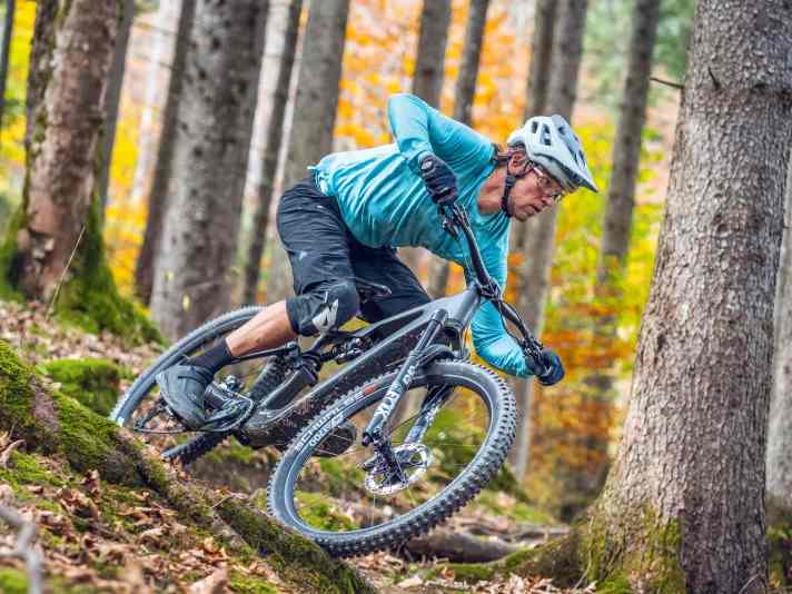 EMTB-Redakteur Florentin Vesenbeckh auf Testfahr mit dem Focus Jam² SL.