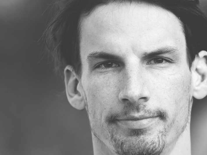   Laurin Lehner, Tester:”Das S-Works ist bergab eine Offenbarung. Natürlich ist der Preis verrückt. Überlegt mal: Für den Preis bekommt man zwei Rocky Mountain Altitude. Crazy!”