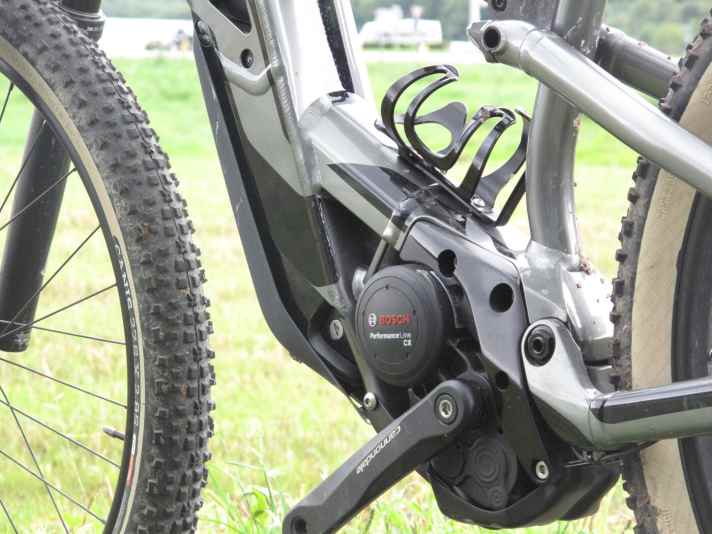   Der tief liegende Akku ist das Erkennungsmerkmal des Moterra. <a href="e_mtb/e_mtb_news_neuheiten/emtb-neuheiten-cannondale-fullys-moterra-+-moterra-lt/a32795.html"  rel="noopener noreferrer">Hier finden Sie einen ersten Fahrbericht</a> .