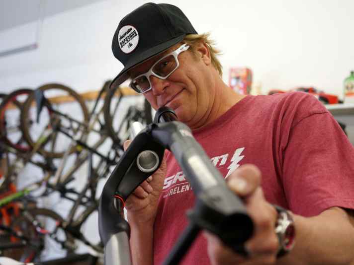   Der Experte: Heute entwickelt und testet Greg Herbold unter anderem Gabeln für Rock Shox.