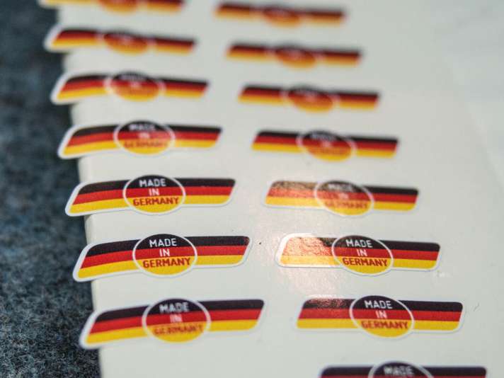   Der Made-in-Germany-Aufkleber darf natürlich nicht fehlen.
