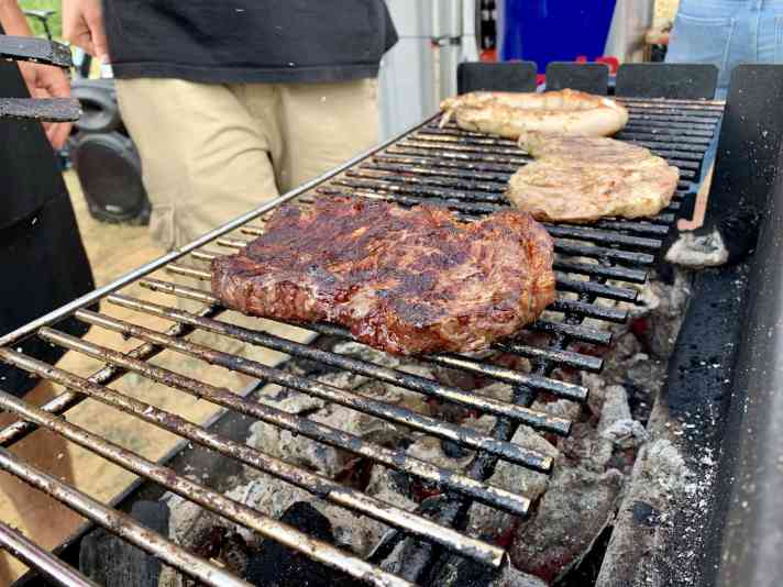 Zum Tagesabschluss gabs ein zünfiges Grillfest am Pumptrack in Waldsassen.