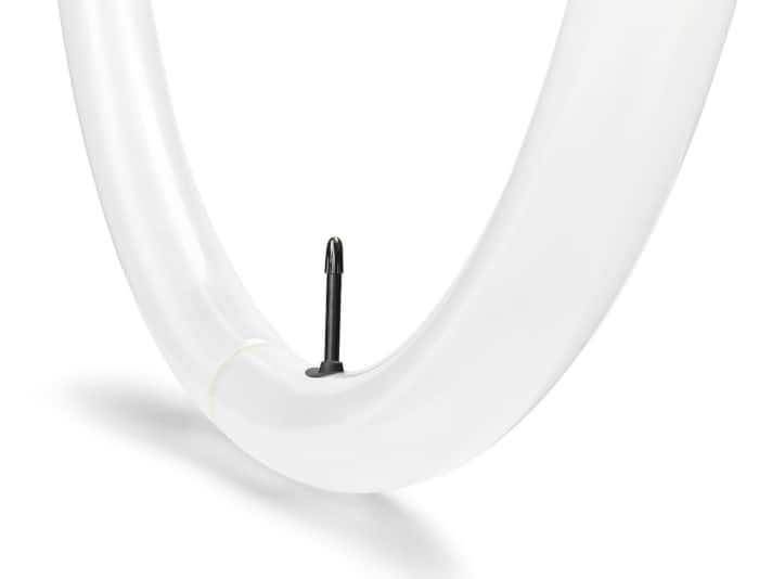  Das neue Polyurethan-Schlauch von Schwalbe. Andere bekannte Kunststoff-Schläuche am Markt kommen von Tubolito, Revoloop und Eclipse.