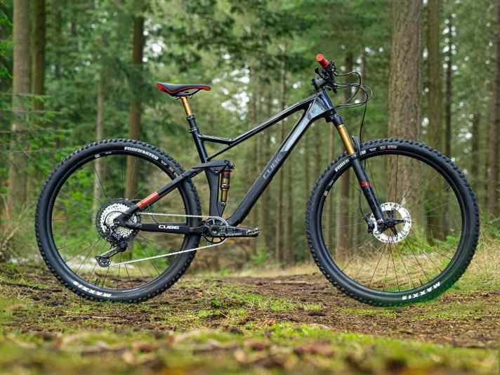   <a href="https://www.awin1.com/cread.php?awinmid=15695&awinaffid=471469&clickref=B+Cube+Stereo+240+Pro&ued=https%3A%2F%2Fwww.fahrrad-xxl.de%2Fcube-stereo-240-pro-p00058221m001" target="_blank" rel="noopener noreferrer nofollow">CUBE Stereo 120 HPC SLT 29</a> *  12,2 kg / 133/127 mm / 29" / 3749 Euro