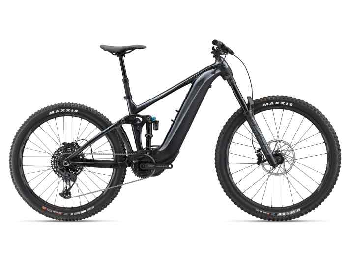   Das <a href="https://luna.r.lafamo.com/ts/i5533923/tsc?amc=con.blbn.497955.507800.14129791&smc=BIKE&rmd=3&trg=https%3A%2F%2Fwww.fahrrad-xxl.de%2Fgiant-reign-e-2-p00058857m001" target="_blank" rel="noopener noreferrer nofollow">Reign E+ 2 kostet 5499 Euro</a> * und federt mit einer Rockshox ZEB. Der DPX2-Dämpfer von Fox mit Ausgleichsbehälter ist ein sinnvolles Update.