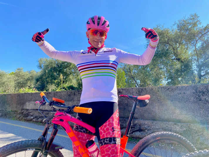 Matthias Ball, frisch gebackener Masters-Weltmeister, greift morgen beim Marathon an. Freundin Katrin Schwing nicht, sie hat sich vor zwei Wochen das Schlüsselbein gebrochen. Sie feuert aber an.