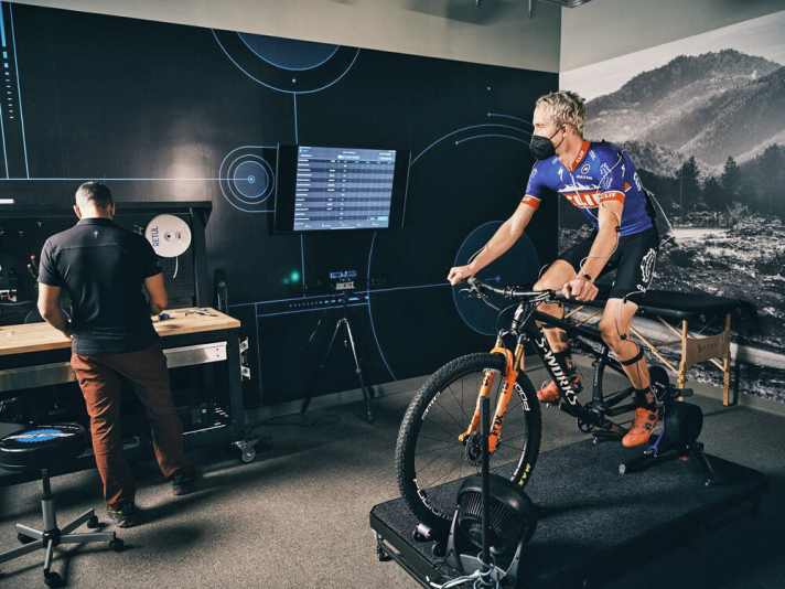   Retül Bikefitting, das viele Specialized-Händler einsetzen.