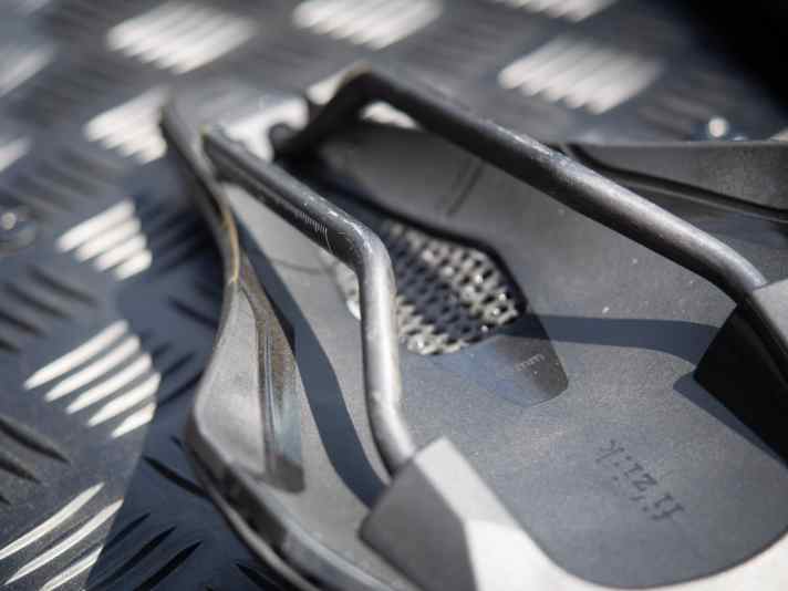 Aktuell ist der Fizik Argo Adaptive nur in der R1-Version mit Carbon-Gestell erhältlich.