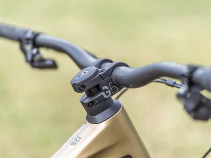   Die hauseigenen G5-Komponenten sind zwar recht schwer, dafür aber, genau wie der Rahmen, für den Einsatz im Bikepark freigegeben.