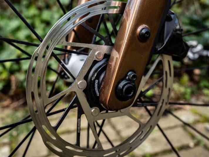 Scheibenbremse: Das Gravelbiken konnte erst Trendy werden mit dem sichersten und zuverlässigsten Stopper, den es für das Velo gibt.