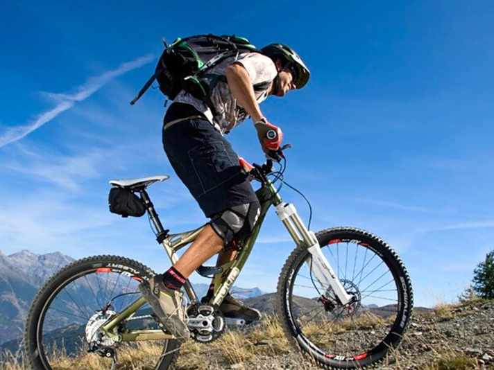 Der Mini-Akku passte in ein Satteltäschchen, der Mini-Motor ins Sitzrohr. So war der Gruber-Antrieb (alias Vivax Assist) anno 2009 praktisch nicht zu erkennen.