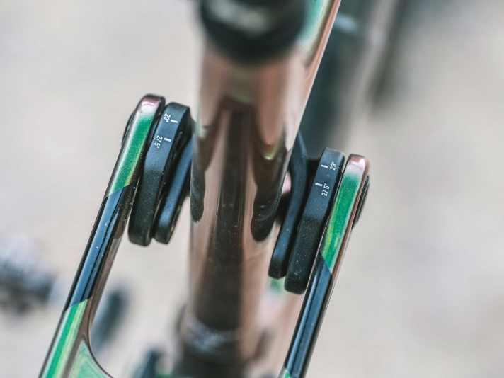 Schön vielseitig: Die Bikes von Trek, Meri­da und Raaw bieten die Möglichkeit, via Flipchip die Geometrie zu verändern.