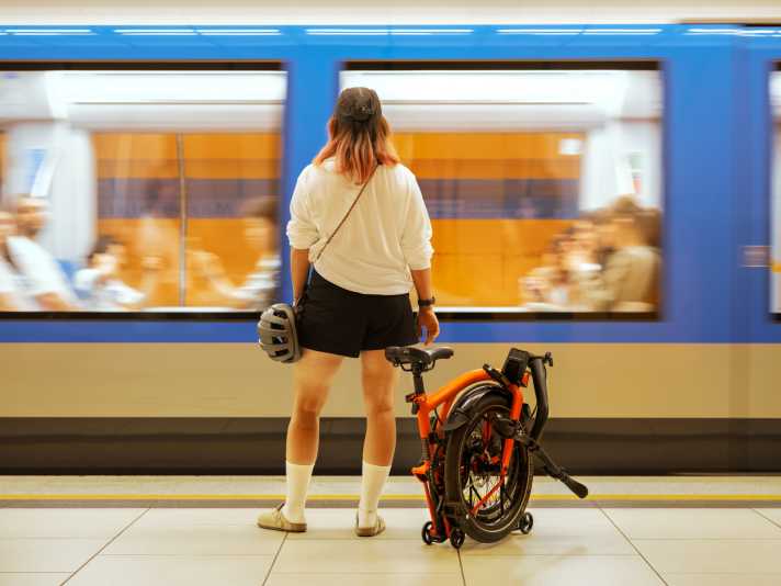 Die Brompton Klappräder können nach wie vor kostenlos im Nahverkehr transportiert werden - solange sie gefaltet sind.