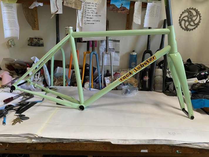 Ein irre intensives Gefühl ist das, wenn man seinen künftigen Rahmen das erste Mal in voller Pracht sieht. Die bange Frage: Wird das Bike auch so gut fahren wie der Rahmen aussieht?