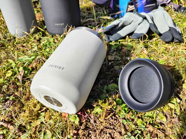 Der Maker genannte Purist Thermobecher mit 295 ml Volumen.