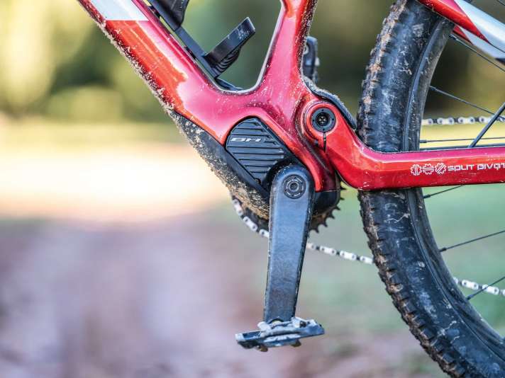 BH Bikes 2EXMAG: Der Underdog der Spanier reiht sich im Power-Ranking der Motoren in diesem Test ganz hinten ein, ist aber dennoch etwas stärker als der Specialized SL 1.1 im Levo SL. Gleichförmiger Motorschub, langer Nachlauf. Angenehm leise, aber Klappern in der Abfahrt.