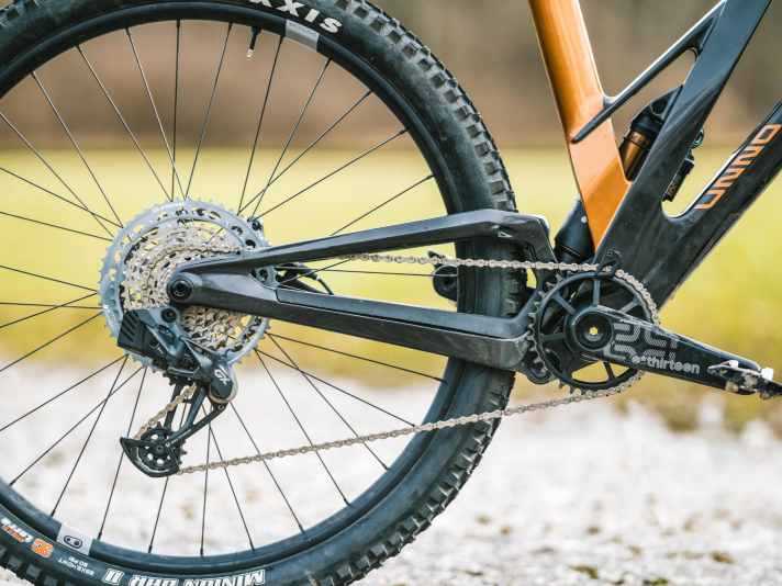 Downhill-Experte Cesar Rojo hat es am Dash geschafft, einen feinfühligen Hinterbau mit viel Bremstraktion zu entwickeln.