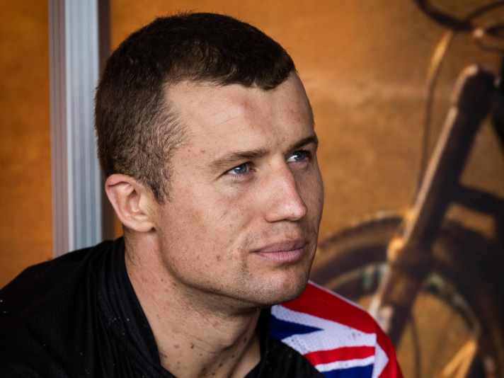 Charlie Murray, Specialized: Vor gerade mal sechs Jahren bestritt der 27-Jährige sein erstes Enduro-Rennen. Nach einigen Erfolgen bei der damaligen Enduro World Series kündigte er 2021 seinen Ingenieurs-Job und heuerte als Vollprofi bei Specialized an. Seitdem mischt der Neuseeländer die Weltspitze auf.
