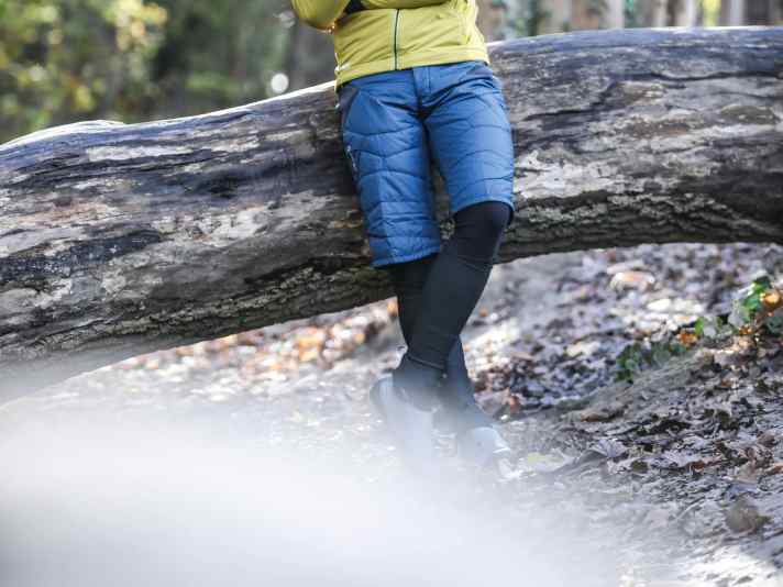 <a href="https://www.awin1.com/cread.php?awinmid=11768&awinaffid=471469&clickref=B+Vaude+Minaki+III+Thermo+Hose&ued=https%3A%2F%2Fwww.rosebikes.de%2Fvaude-minaki-shorts-iii-thermo-bikeshorts-2678050" target="_blank" rel="noopener noreferrer nofollow">Vaude Minaki III Thermo-Hose</a>*