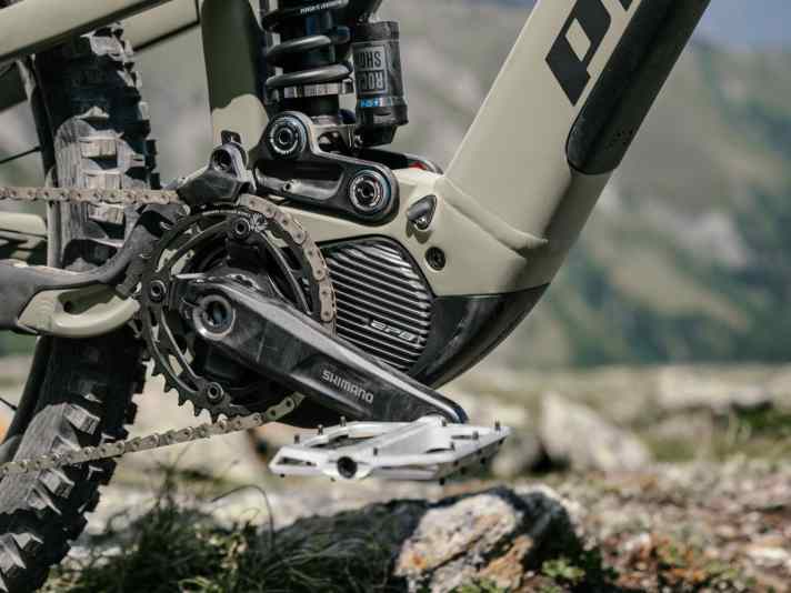 Wo EP8 draufsteht, ist EP801 drin. Heißt: Motor-Update für das Ekano. Optisch und vom Gewicht unterscheidet sich der neue Shimano-Motor nicht von seinem Vorgänger. Bei Leistung und Kraftentfaltung hingegen schon.