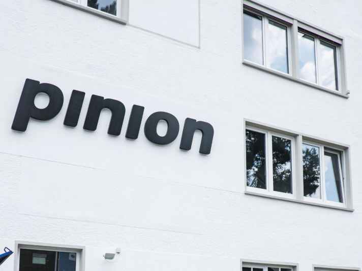 Von Denkendorf in alle Welt: Die Tretlager-Getriebe mit 6, 9, 12 oder 18 Gängen entstehen auf gut 2000 Quadratmetern in einem frisch sanierten Gewerbegebäude.