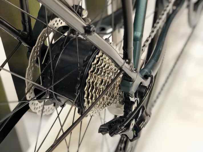 Im E-Strada 6.3.4 FEQ sorgt ein Mahle X35+ Heckmotor für Schub.